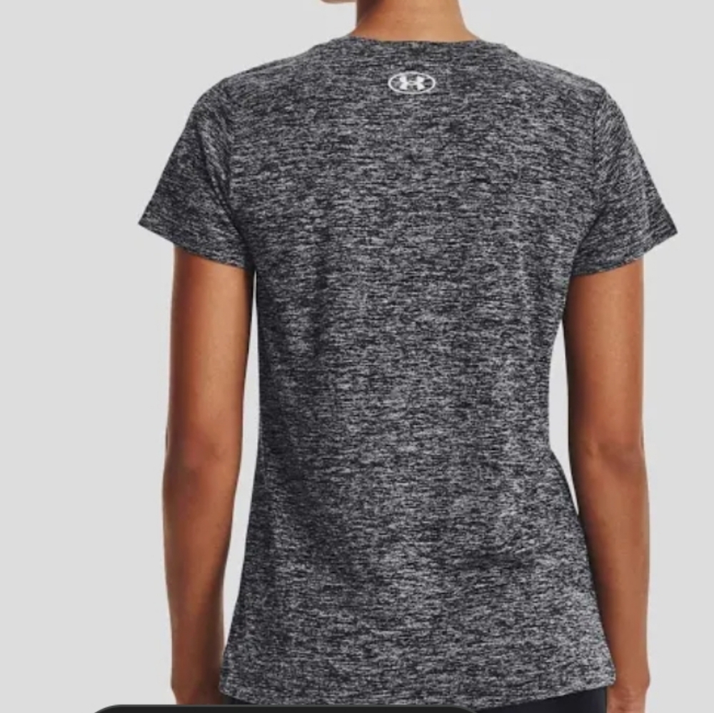 NWT Under Armour Top Size Large